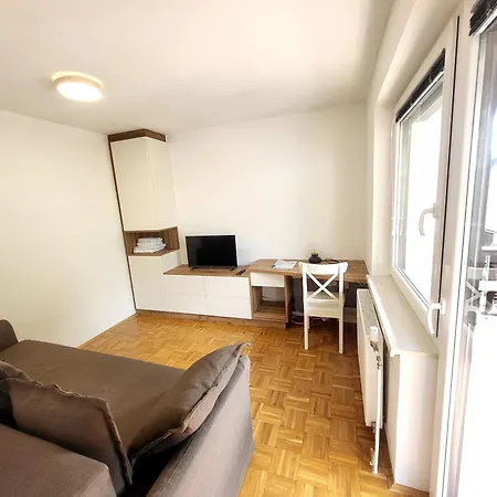 Bella Bela 18a * Bled